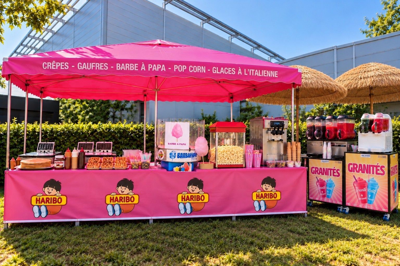 Le grand stand rose Gourméa Events : crêpes, gaufres, barbe à papa, pop-corn, glaces à l'italienne et machines à granités
